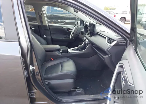 2024 Toyota Rav4 Xle Premium z USA, uszkodzony, nr VIN 2T3A1RFV6RC443692